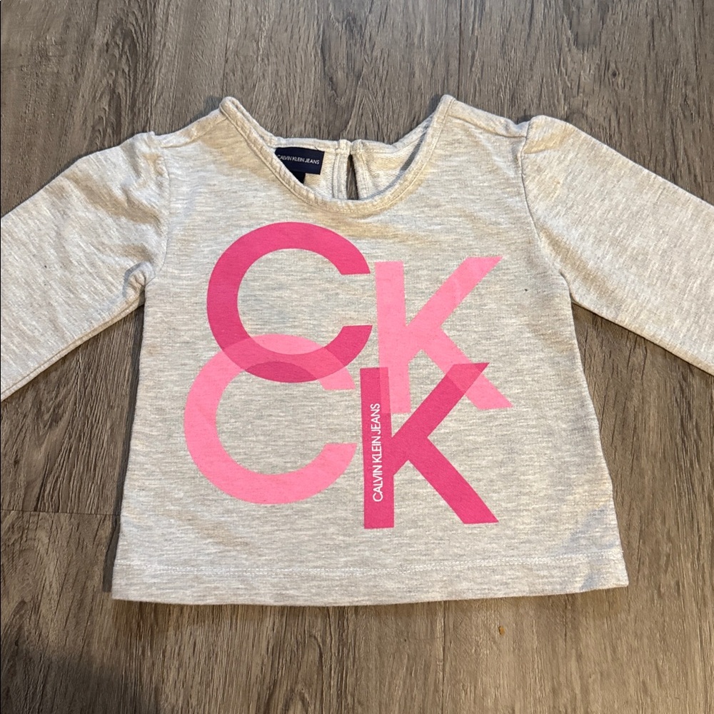 Calvin Klein Kids Light Gray and Pink Logo set